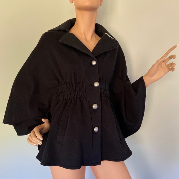 Cape/Poncho-style button front jacket - Picture 3 of 4